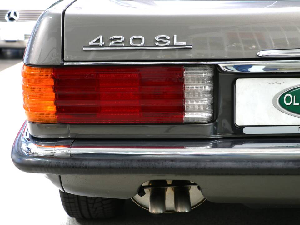 Image 13/37 of Mercedes-Benz 420 SL (1988)