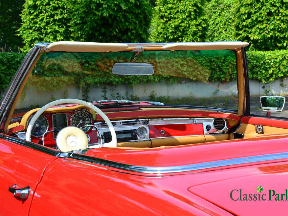 Image 25/50 of Mercedes-Benz 230 SL (1964)