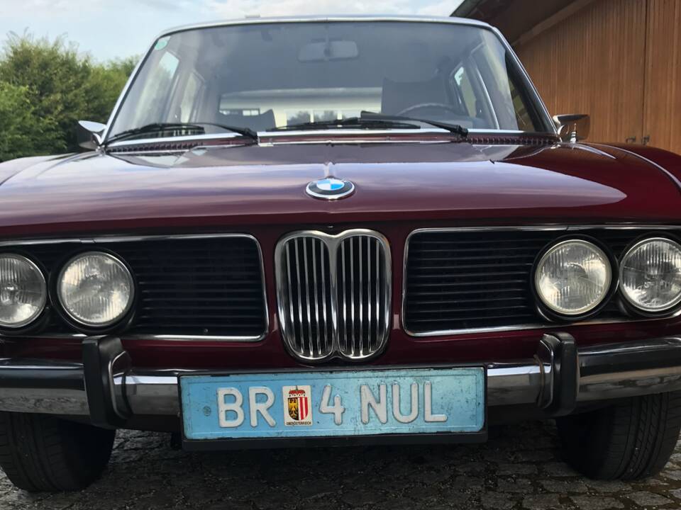 Bild 4/4 von BMW 2500 (1977)