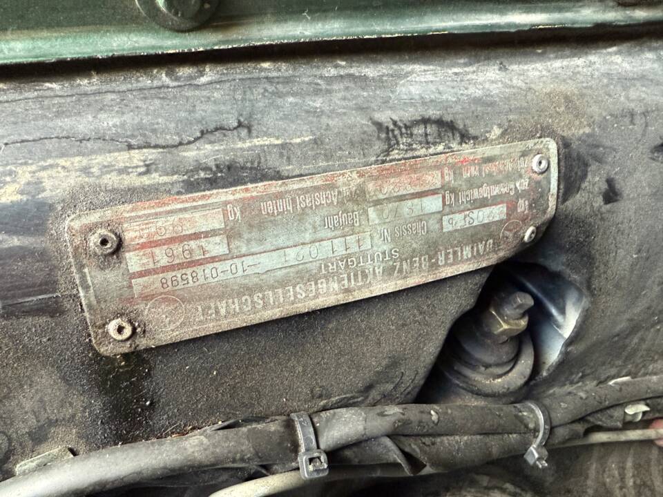 Afbeelding 9/46 van Mercedes-Benz 220 SE b (1961)