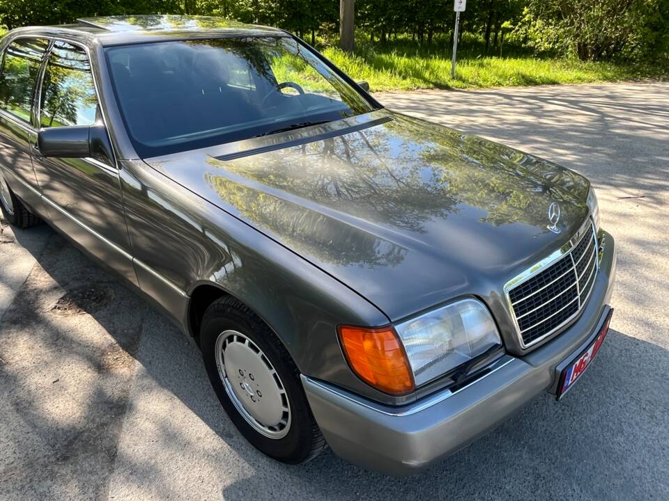 Image 43/44 of Mercedes-Benz 400 SEL (1992)
