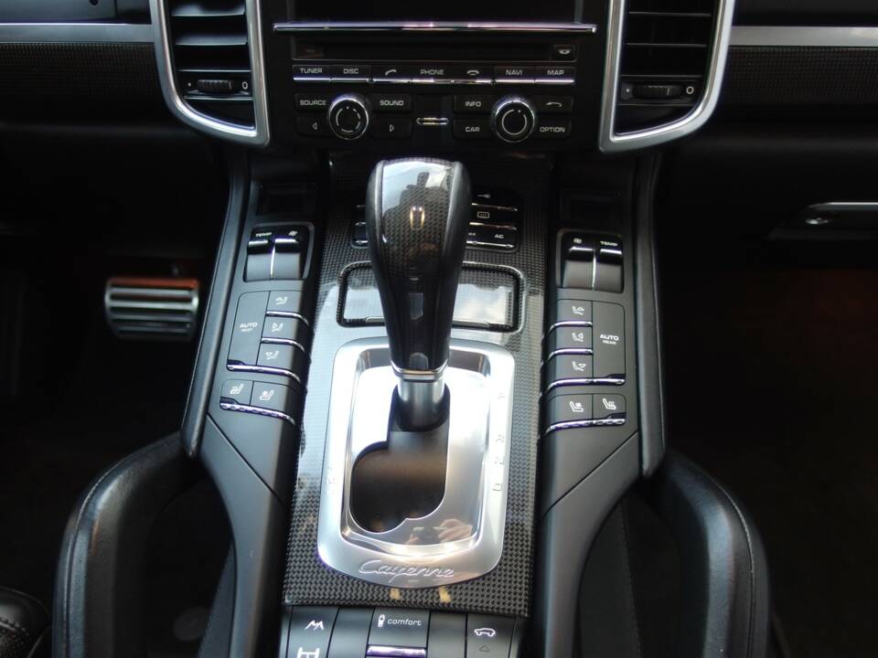 Imagen 62/97 de Porsche Cayenne Turbo (2011)