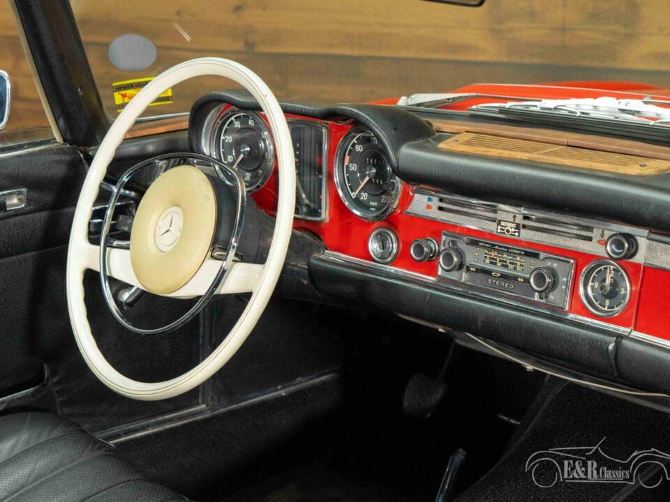 Image 9/19 de Mercedes-Benz 280 SL (1968)