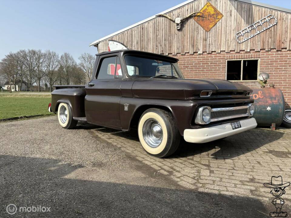 Image 2/42 of Chevrolet C10 Fleetside (1964)