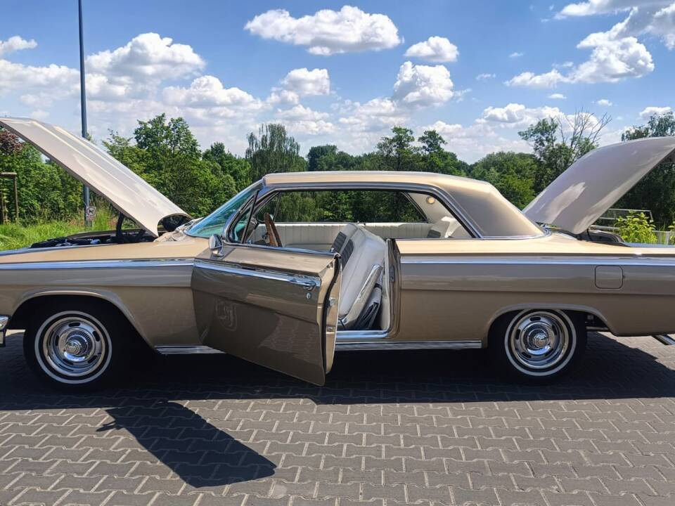 Image 10/21 of Chevrolet Impala Sport Coupe (1962)