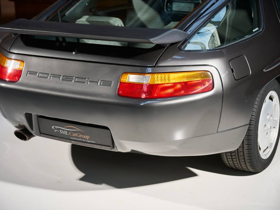 Afbeelding 28/42 van Porsche 928 S4 (1989)