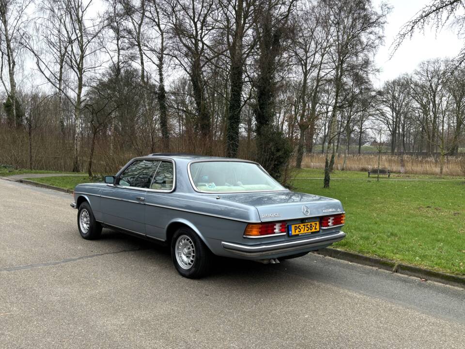 Image 4/20 of Mercedes-Benz 280 CE (1978)