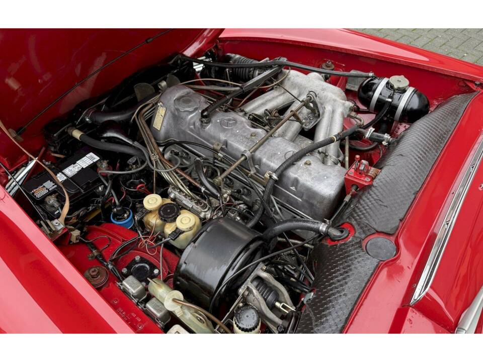 Image 24/36 de Mercedes-Benz 280 SL (1968)