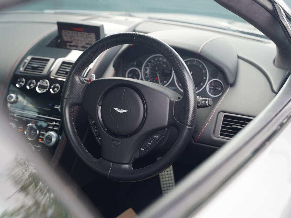 Imagen 12/50 de Aston Martin V12 Vantage S (2014)