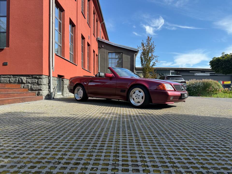 Image 29/34 de Mercedes-Benz 500 SL (1993)
