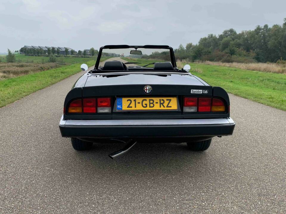Afbeelding 7/8 van Alfa Romeo 1.6 Spider (1986)