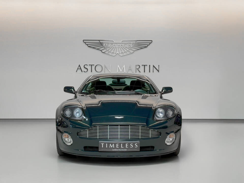 Image 4/43 of Aston Martin V12 Vanquish (2003)