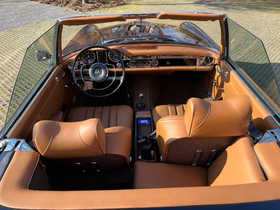 Image 8/29 of Mercedes-Benz 230 SL (1965)