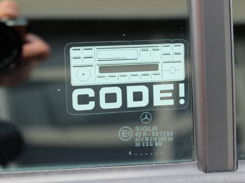 Image 56/75 of Mercedes-Benz E 280 T (1994)