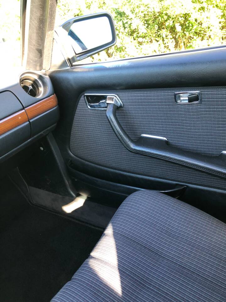 Afbeelding 40/53 van Mercedes-Benz 230 CE (1984)