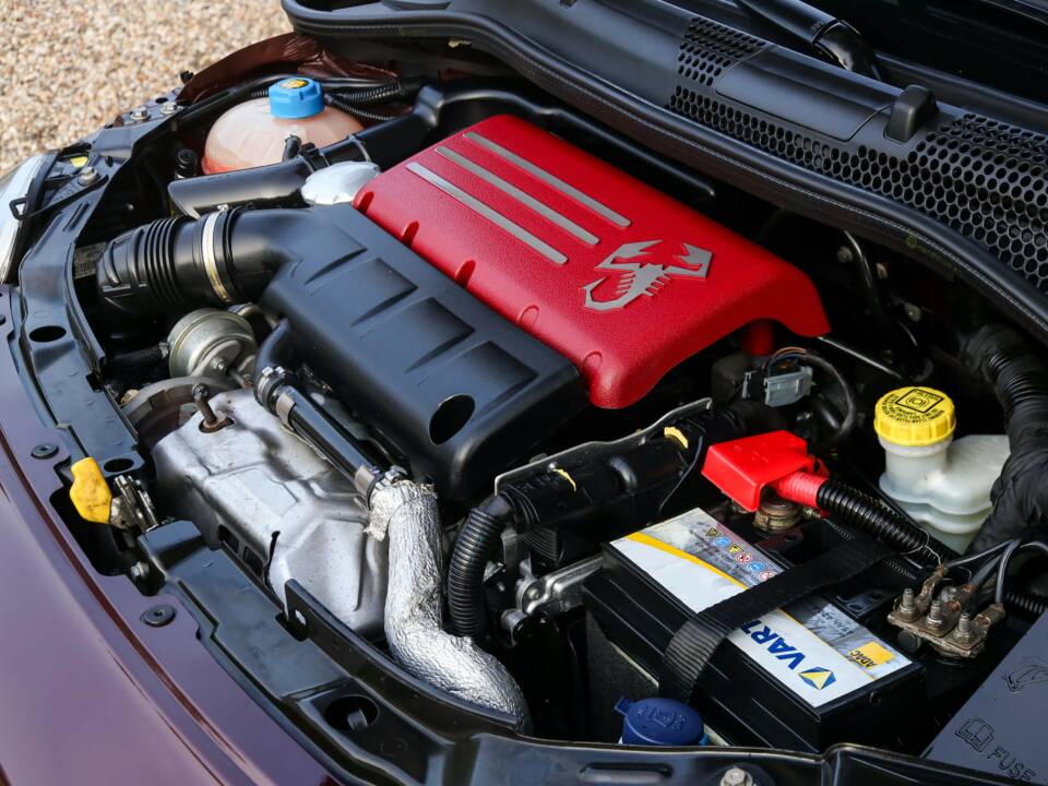 Imagen 10/50 de Abarth 695 "Edizione Maserati" (2013)