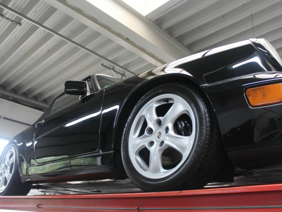 Obraz 10/50 pojazdu Porsche 911 Carrera 2 (1991)