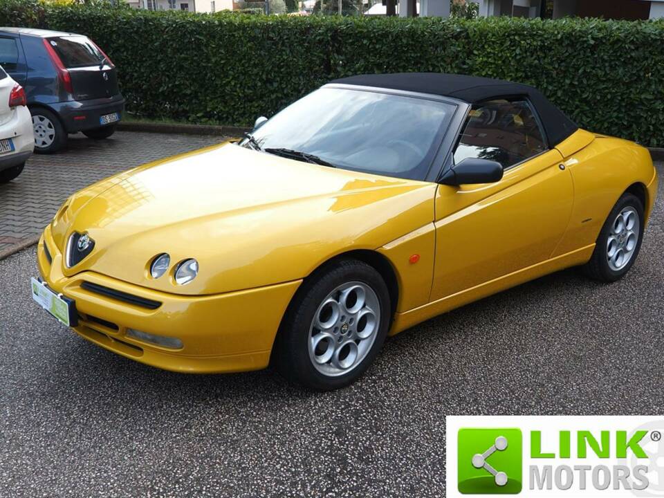 Bild 1/10 von Alfa Romeo Spider 1.8 Twin Spark (2000)