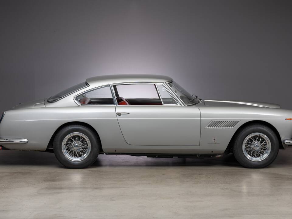 Image 5/29 of Ferrari 250 GTE (1961)