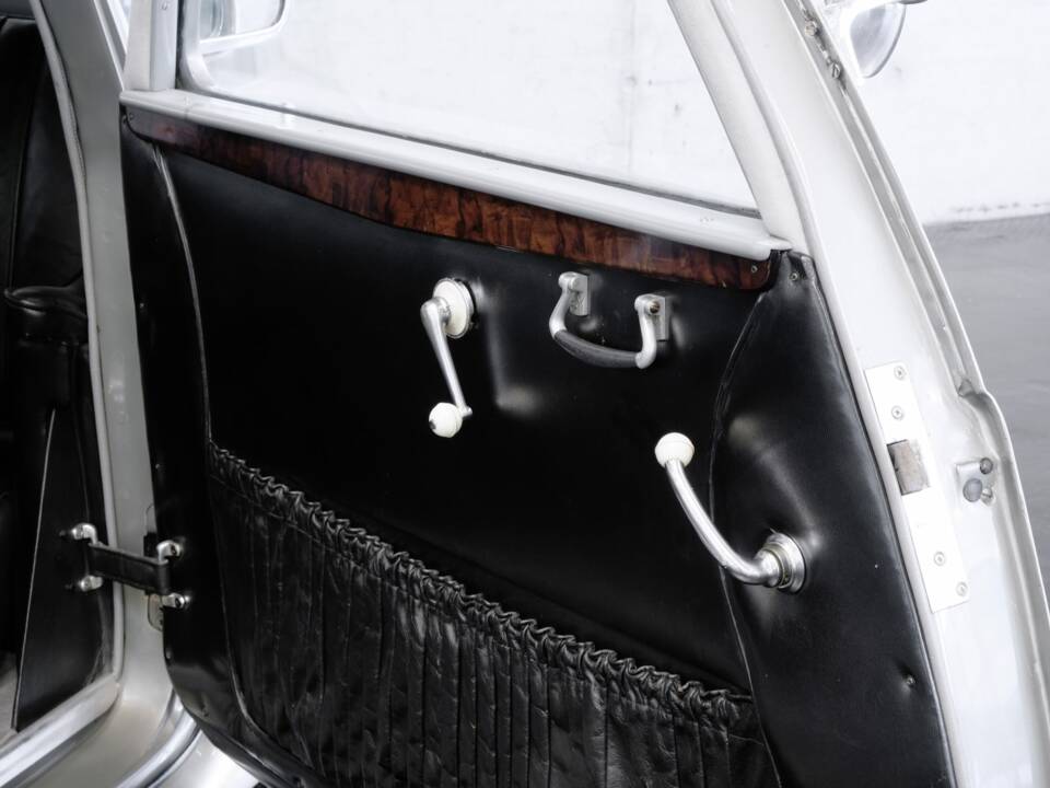 Bild 27/48 von BMW 327 (1940)