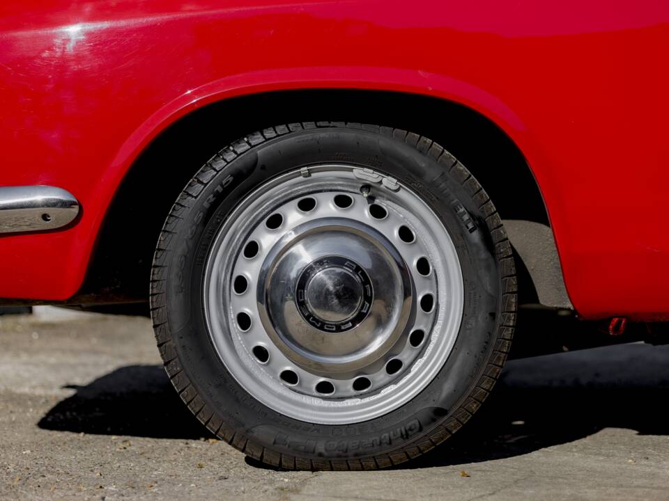 Image 18/50 of Alfa Romeo Giulia 1600 Sprint GT Veloce (1966)