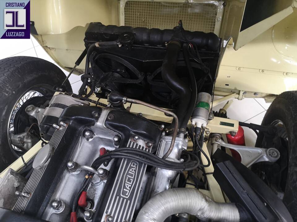 Image 45/51 de Jaguar E-Type (1970)