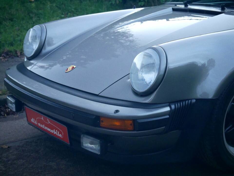 Immagine 8/34 di Porsche 911 Turbo 3.3 (1981)