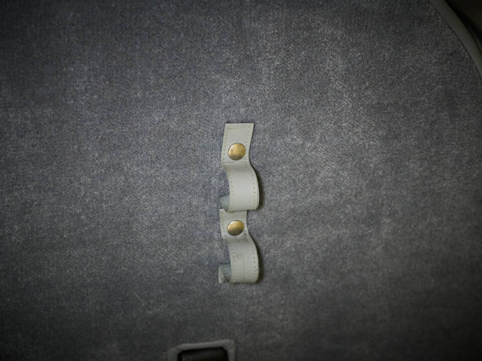 Image 54/77 of Bentley Azure (2001)