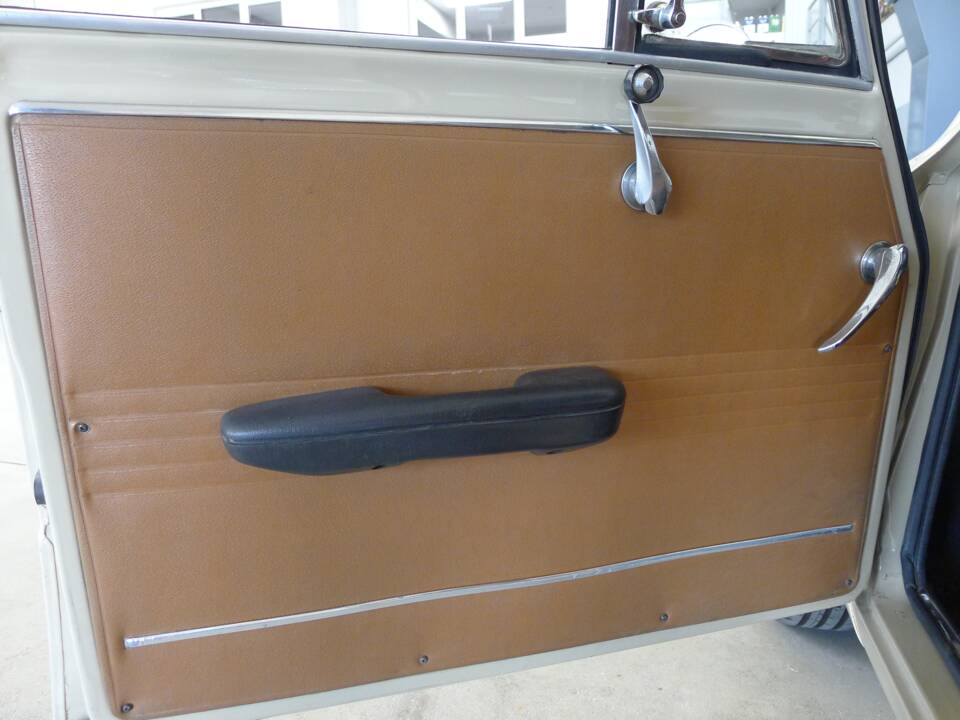 Image 14/26 of Alfa Romeo Giulia 1300 TI (1970)