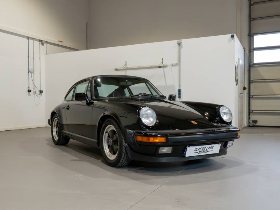 Image 8/38 of Porsche 911 Carrera 3.2 (1986)