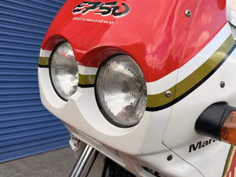 Image 26/40 of Cagiva DUMMY (1994)