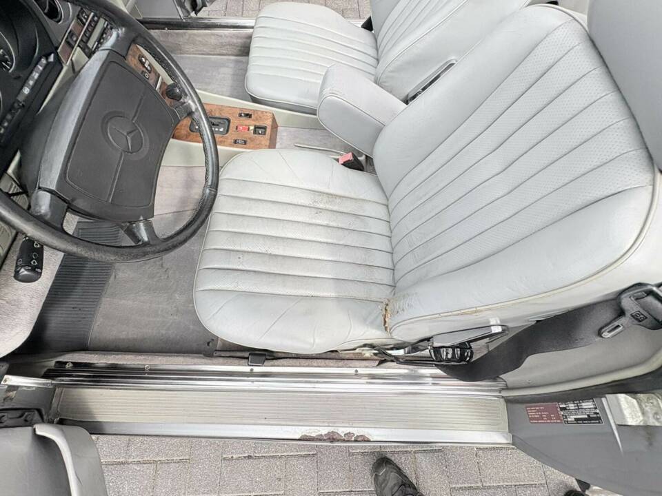 Image 23/50 de Mercedes-Benz 560 SL (1988)