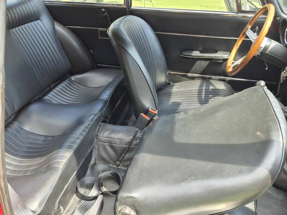 Image 34/50 de Alfa Romeo Giulia GT 1300 Junior (1971)