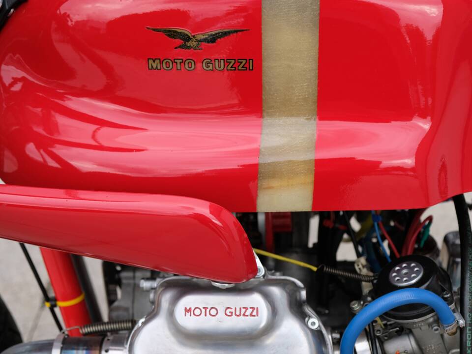Image 36/44 of Moto Guzzi DUMMY (1972)