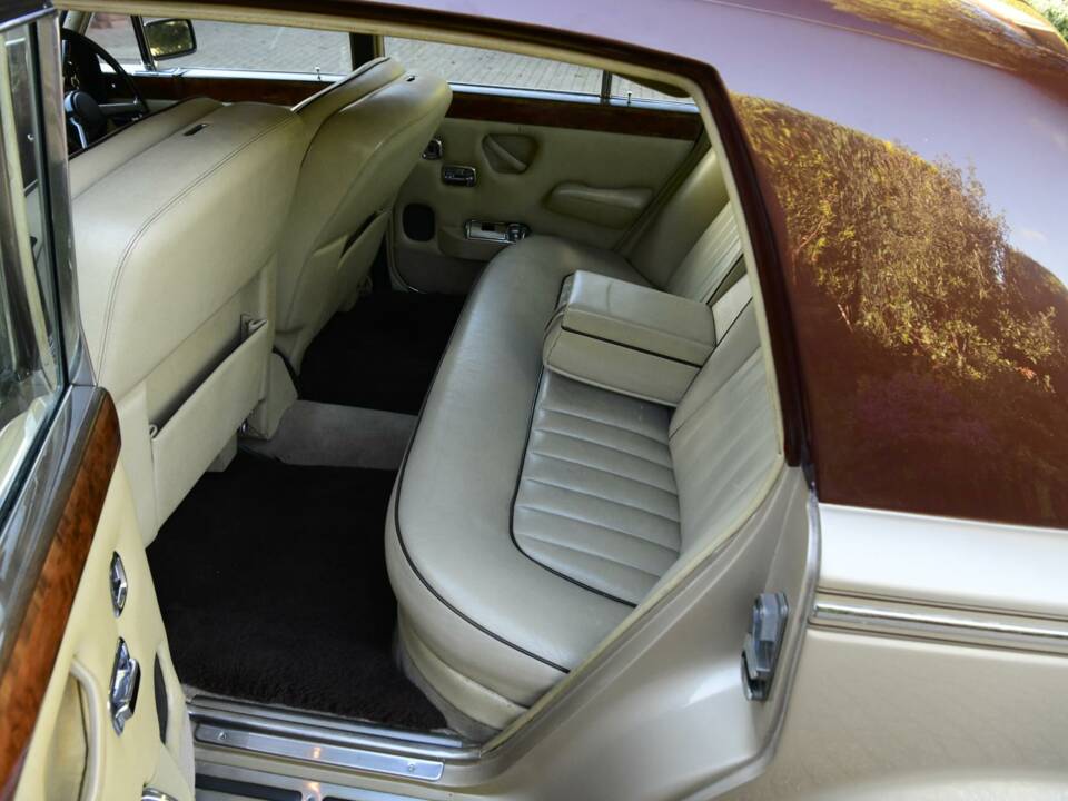 Image 28/50 of Rolls-Royce Silver Shadow II (1977)