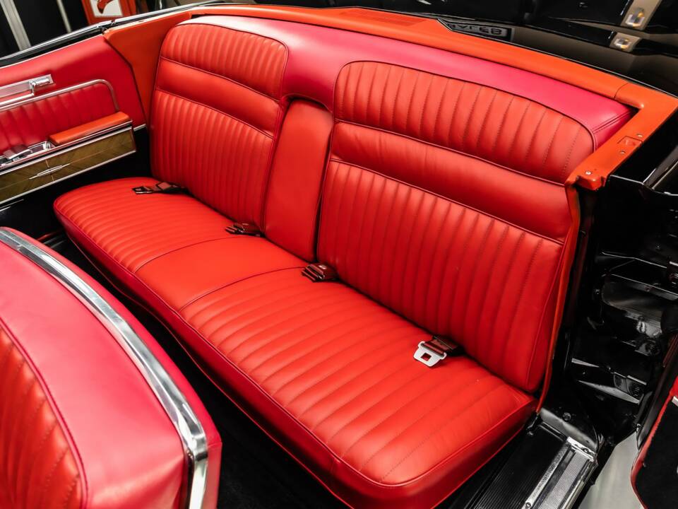 Afbeelding 6/12 van Lincoln Continental Convertible (1966)