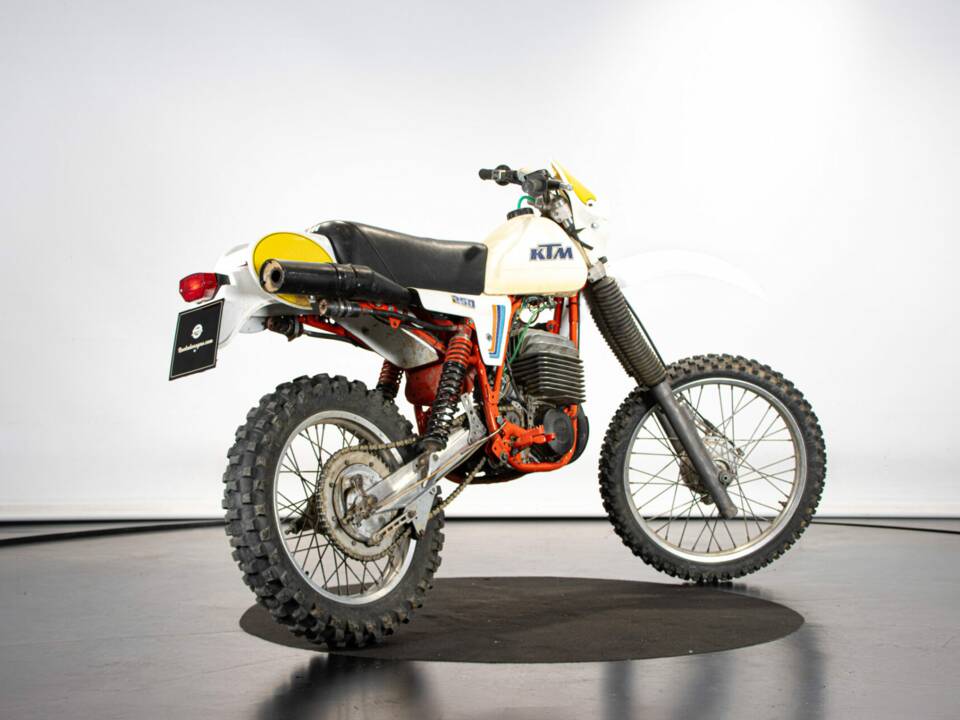 Image 4/41 of KTM GS 250 (1981)