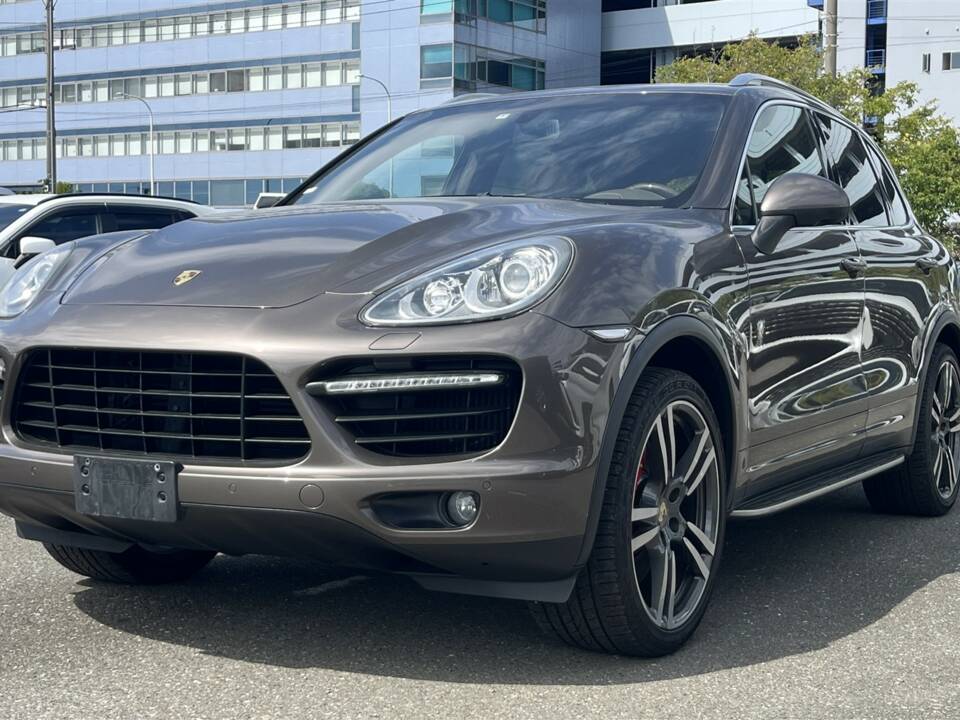 Image 3/51 de Porsche Cayenne Turbo (2011)
