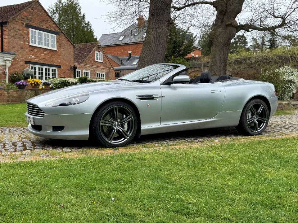 Immagine 4/28 di Aston Martin DB 9 (2009)