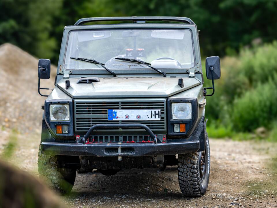 Image 2/14 of Peugeot P4 (1986)