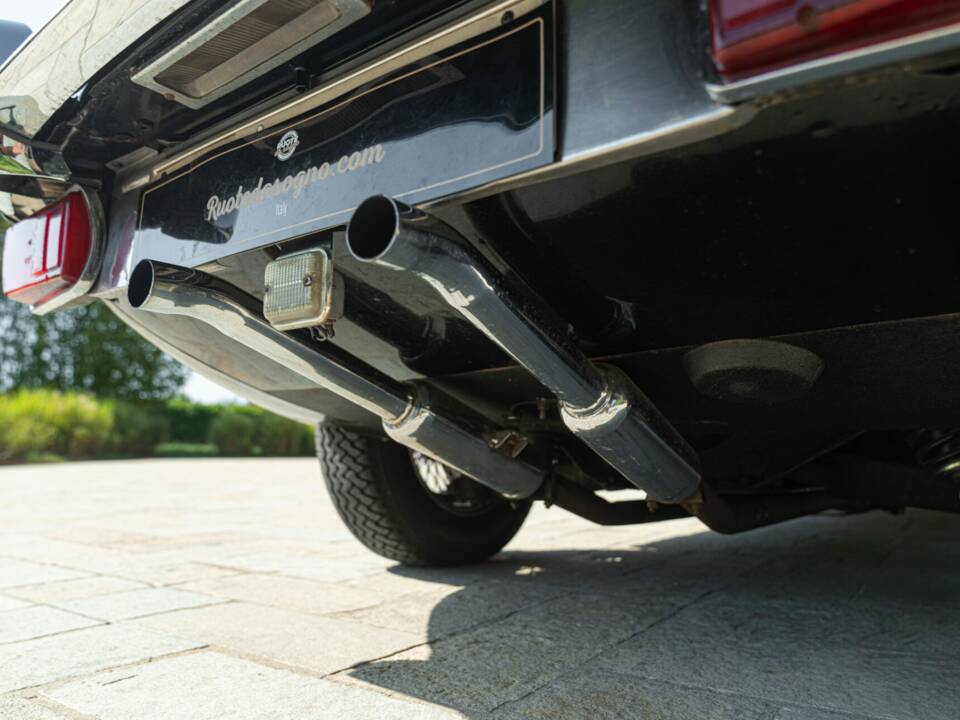 Image 15/50 de Jaguar E-Type (1968)