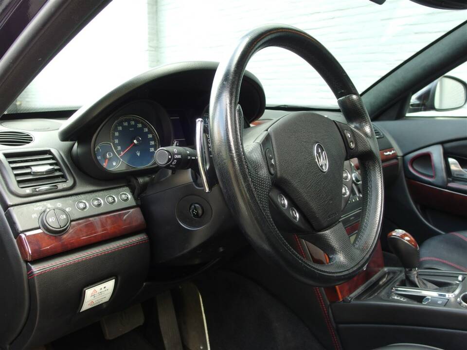 Bild 50/98 von Maserati Quattroporte S 4.7 (2010)