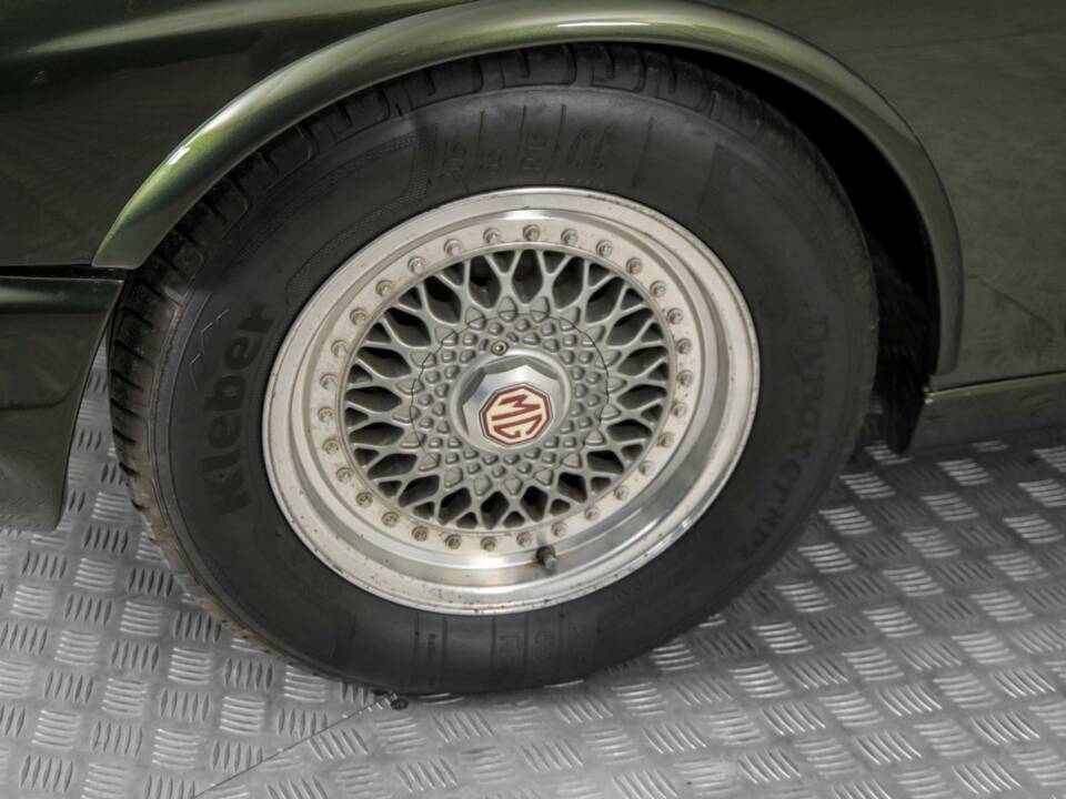 Immagine 22/50 di MG RV8 (1994)