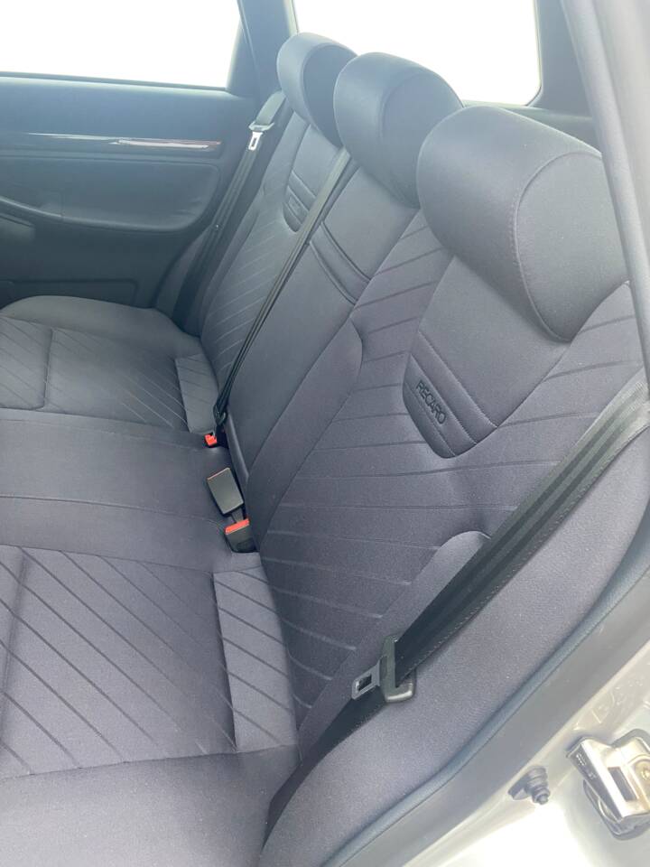 Image 38/50 of Audi S4 Avant (2001)