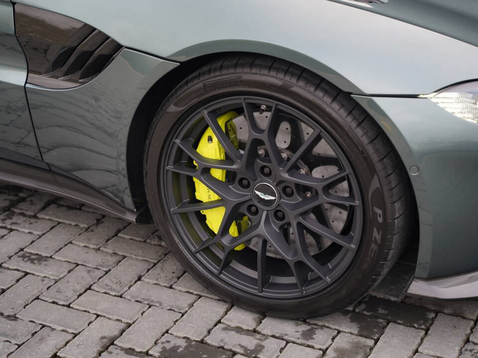 Bild 47/50 von Aston Martin V8 Vantage AMR (2020)