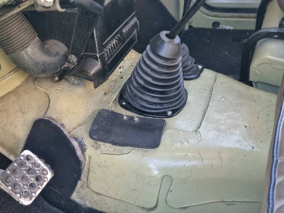 Bild 9/18 von Toyota Land Cruiser BJ 43 (1978)