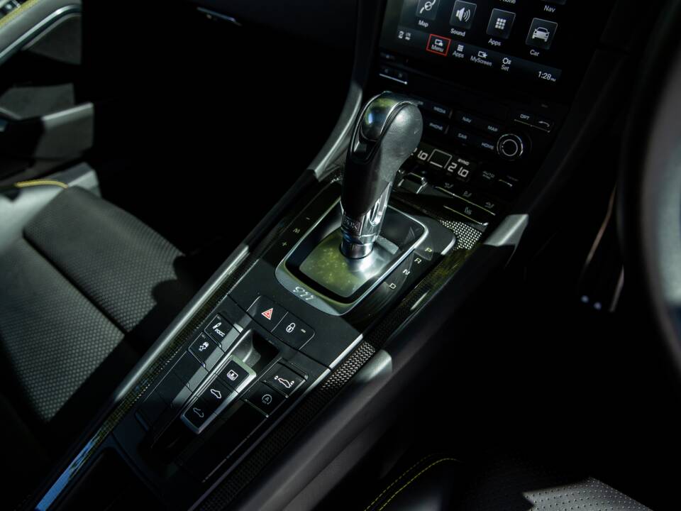 Image 36/48 of Porsche 911 Turbo S Exclusive (2017)