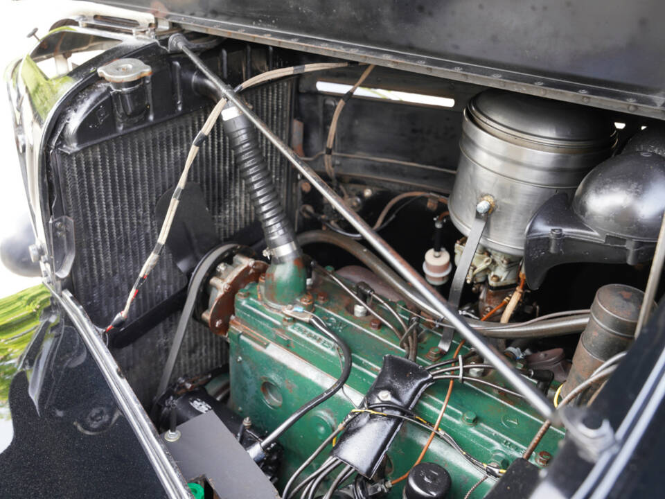 Image 36/50 of Oldsmobile F-Series Business Coupe (1938)