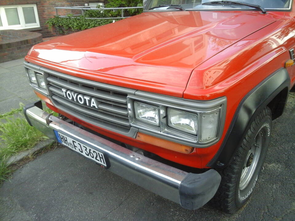 Bild 4/17 von Toyota Land Cruiser FJ 62 (1989)