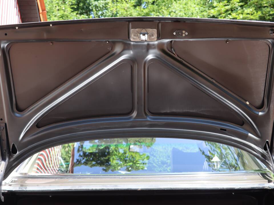 Image 45/59 of Mercedes-Benz 500 SLC (1980)